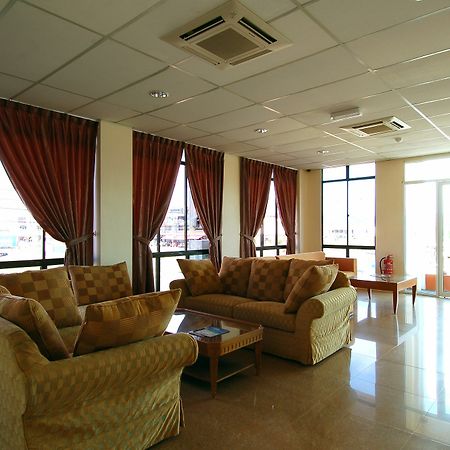 Aristo Hotel Putatan Kota Kinabalu Ngoại thất bức ảnh