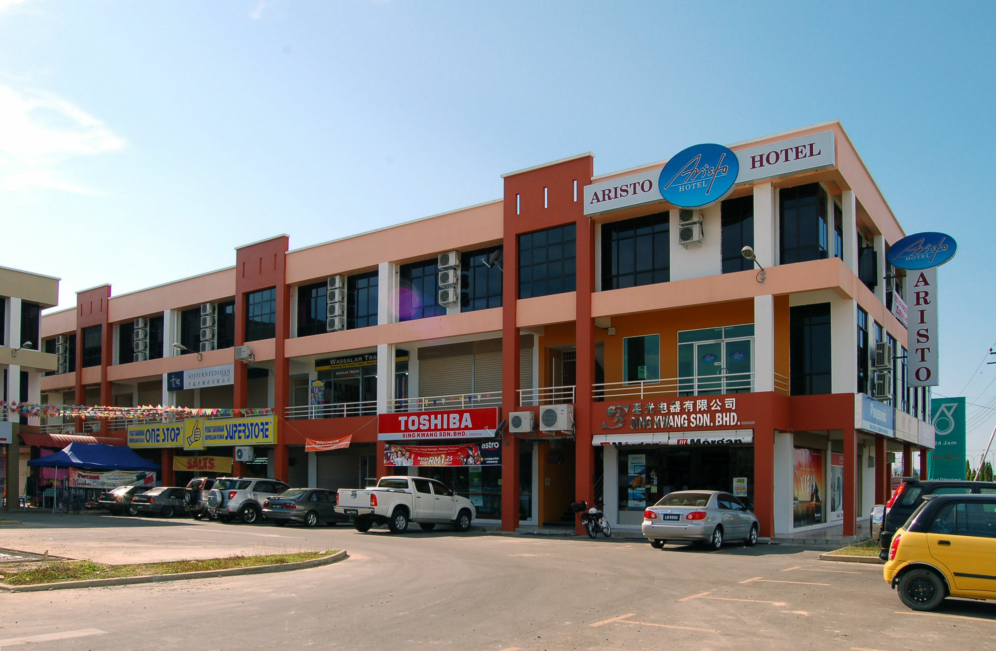 Aristo Hotel Putatan Kota Kinabalu Ngoại thất bức ảnh